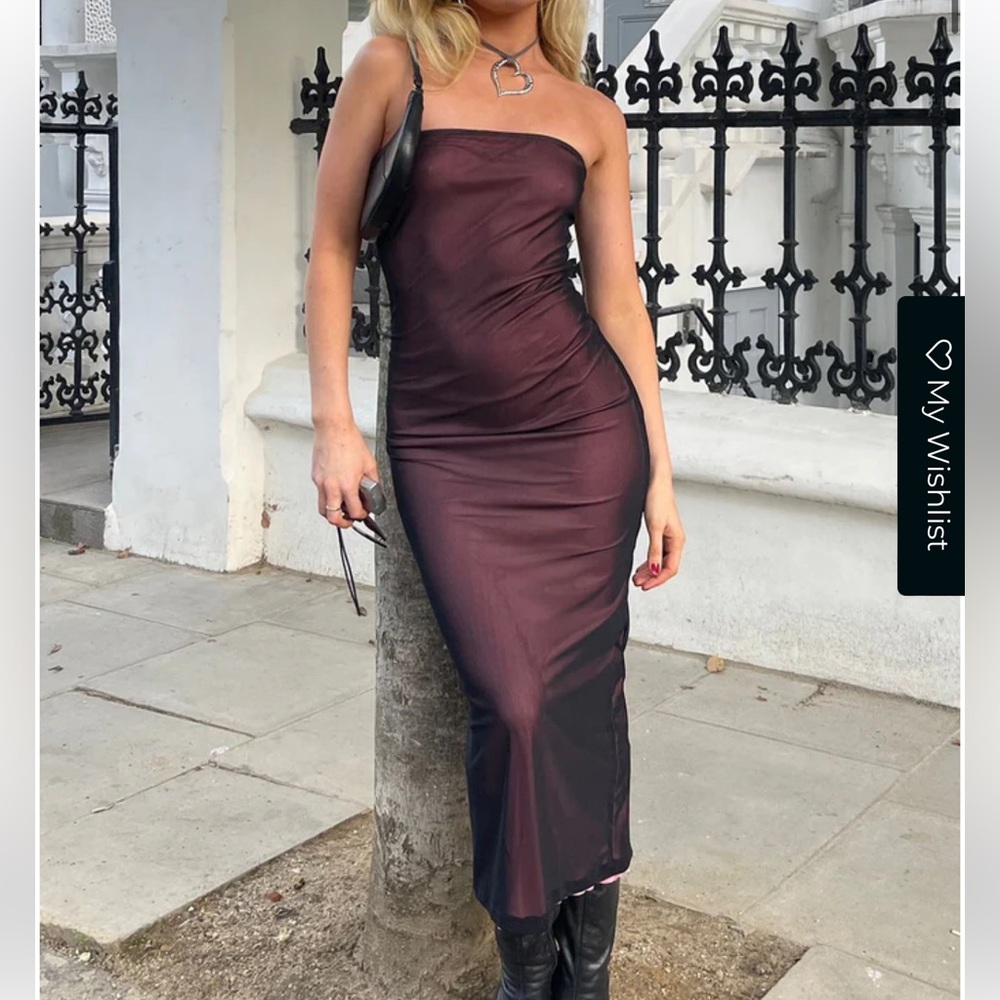 Strapless midi dress with pink lining